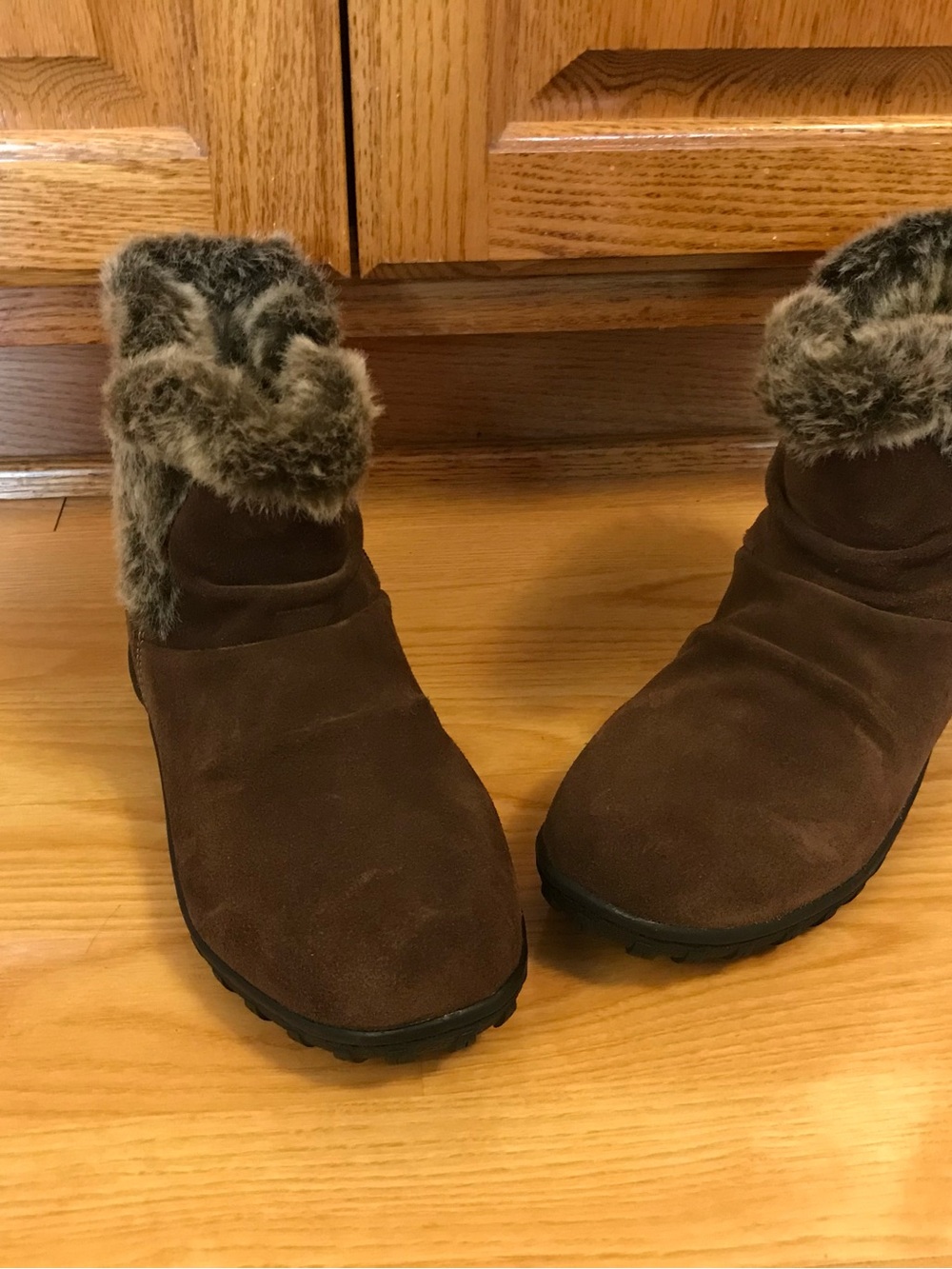 Khombu Lisa Brown Suede Leather Winter
Boots Size 7